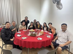 dinner group pic1